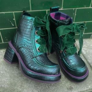 RARE NWT Irregular Choice Strut it Up Size 8 Witchy Booties with Velvet Laces